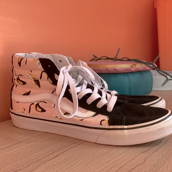 Cute Vans Off The Wall Banana Pink and Black sneakers 💓 - Picture 2 of 3